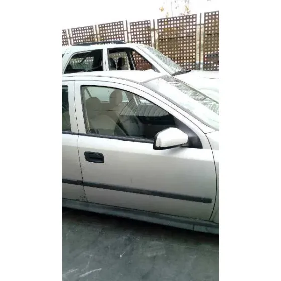 OPEL ASTRA G BERLINA '2001 CLUB PLATA