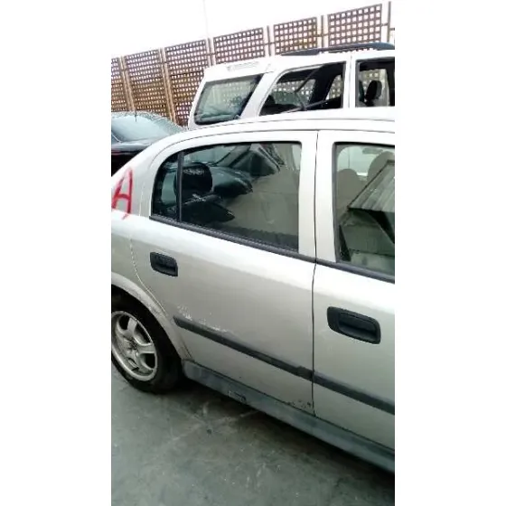 OPEL ASTRA G BERLINA '2001 CLUB PLATA