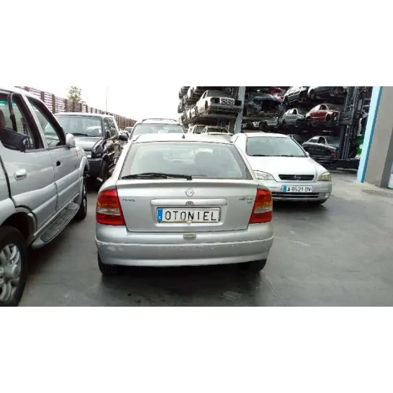 OPEL ASTRA G BERLINA '2001 CLUB PLATA