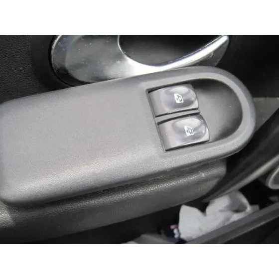 RENAULT CLIO III '2006 EMOTION NEGRO