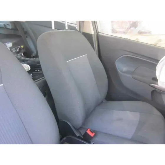 FORD FIESTA (CB1) '2010 TITANIUM NEGRO