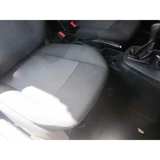 FORD FIESTA (CB1) '2010 TITANIUM NEGRO