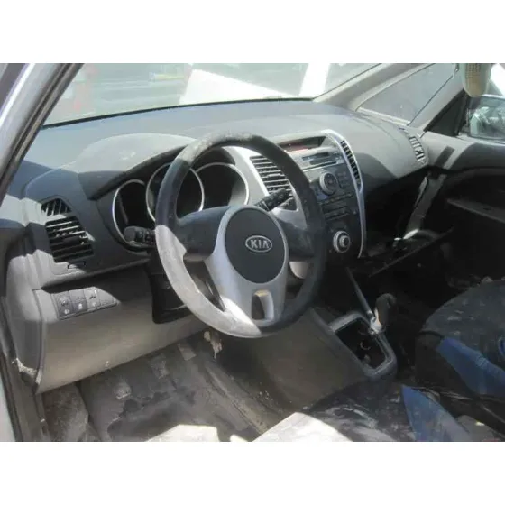 KIA VENGA '2010 BASIC BLANCO