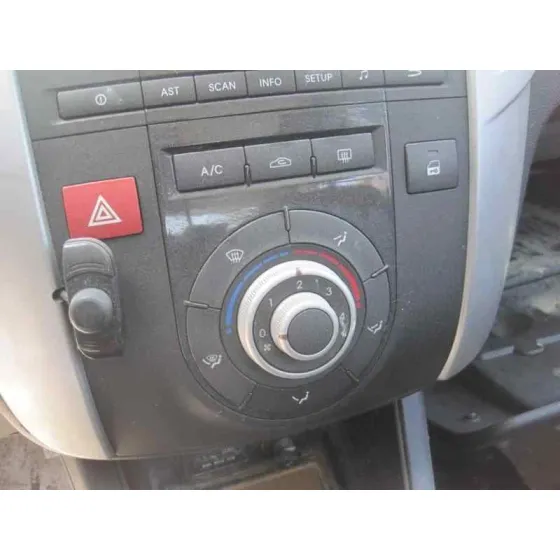 KIA VENGA '2010 BASIC BLANCO