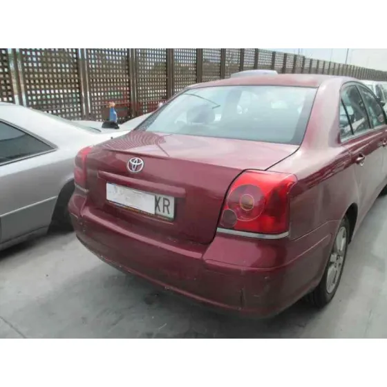 TOYOTA AVENSIS BERLINA (T25) '2004 2.0 D4-D EXECUTIVE BERLINA (5-PTAS.) GRANATE