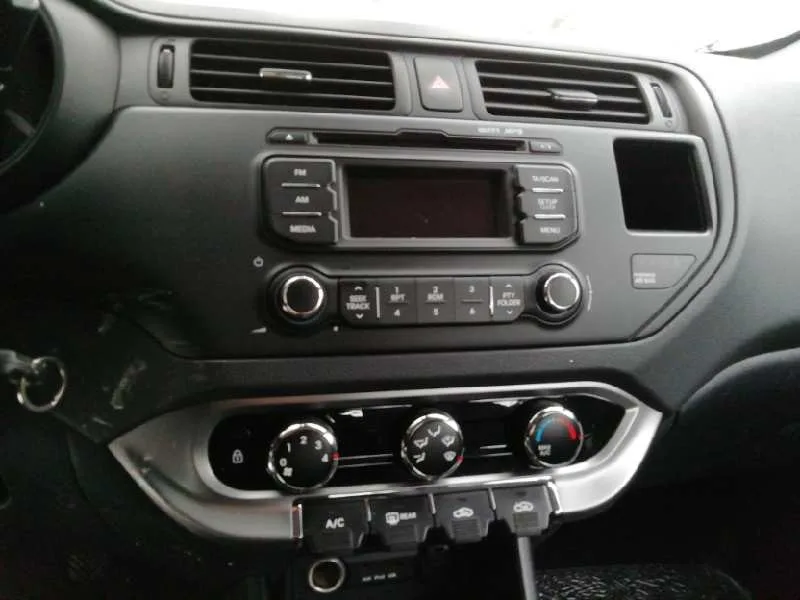 KIA RIO KIA RIO '2012 1.2 CAT BLANCO 2011
