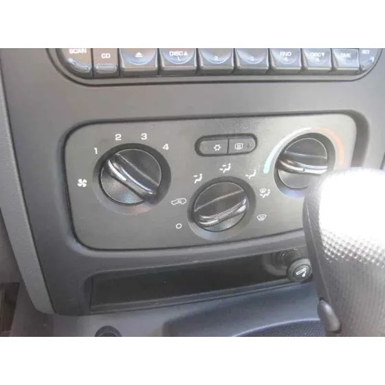 CHRYSLER JEEP CHEROKEE (KJ) '2005 2.8 CRD EXTREME GRIS