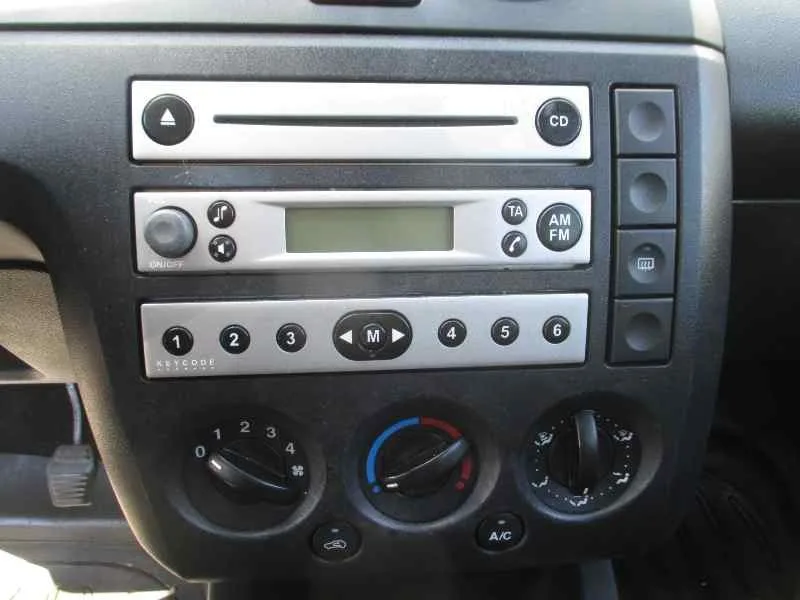 FORD FIESTA (CBK) '2005 AMBIENTE AZUL