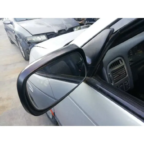 TOYOTA AVENSIS BERLINA (T 22) '2001 1.6 LUNA (5-PTAS.) GRIS PLATA