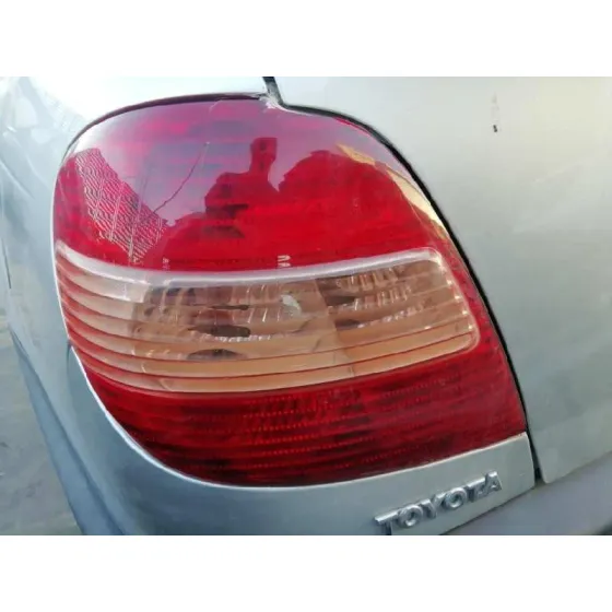 TOYOTA AVENSIS BERLINA (T 22) '2001 1.6 LUNA (5-PTAS.) GRIS PLATA