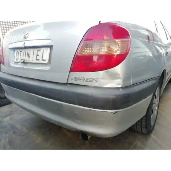 TOYOTA AVENSIS BERLINA (T 22) '2001 1.6 LUNA (5-PTAS.) GRIS PLATA
