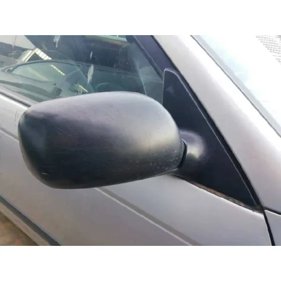 TOYOTA AVENSIS BERLINA (T 22) '2001 1.6 LUNA (5-PTAS.) GRIS PLATA