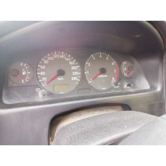 TOYOTA AVENSIS BERLINA (T 22) '2001 1.6 LUNA (5-PTAS.) GRIS PLATA