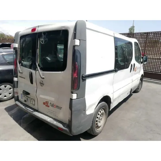 NISSAN PRIMASTAR (X83) '2004 AVANTOUR 7 ASIENTOS DISTANCIA ENTRE EJES CORTA 2,84T BLANCO