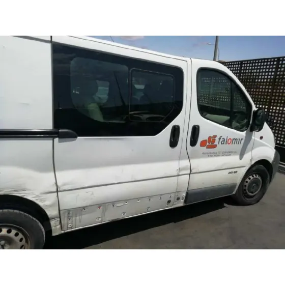 NISSAN PRIMASTAR (X83) '2004 AVANTOUR 7 ASIENTOS DISTANCIA ENTRE EJES CORTA 2,84T BLANCO