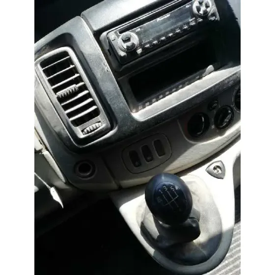 NISSAN PRIMASTAR (X83) '2004 AVANTOUR 7 ASIENTOS DISTANCIA ENTRE EJES CORTA 2,84T BLANCO