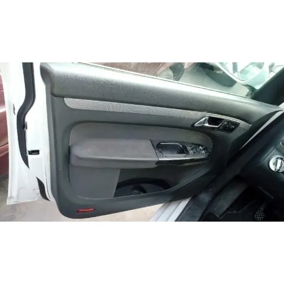 VOLKSWAGEN TOURAN (1T1) '2006 TRENDLINE BLANCO