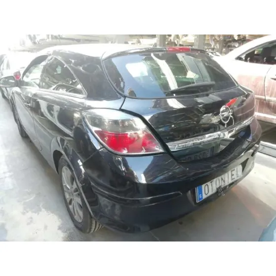 OPEL ASTRA GTC '2011 "111 YEARS" NEGRO