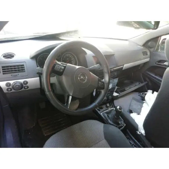 OPEL ASTRA GTC '2011 "111 YEARS" NEGRO