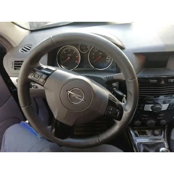 OPEL ASTRA GTC '2011 "111 YEARS" NEGRO