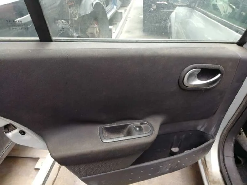 RENAULT MEGANE II BERLINA 5P '2004 CONFORT AUTHENTIQUE GRIS