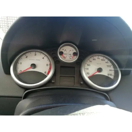 PEUGEOT 207 '2008 1.4 HDI BLANCO