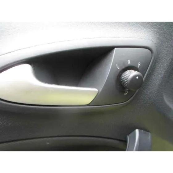 SEAT IBIZA (6J5) '2010 1.4 16V VERDE PISTACHO