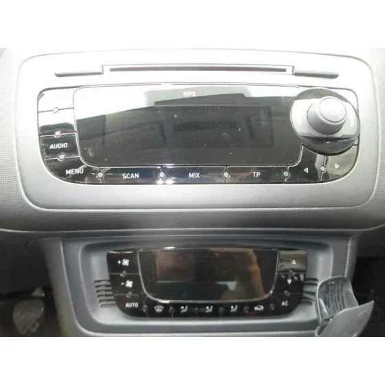 SEAT IBIZA (6J5) '2010 1.4 16V VERDE PISTACHO
