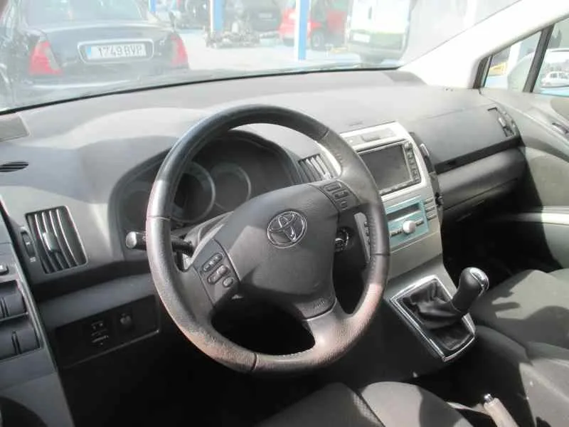 TOYOTA COROLLA VERSO (R1) '2005 2.0 D-4D SOL PLATA