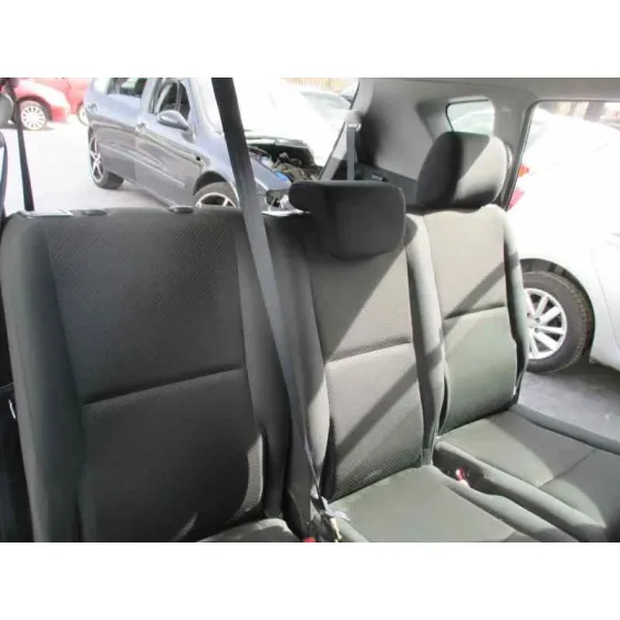 TOYOTA COROLLA VERSO (R1) '2005 2.0 D-4D SOL PLATA