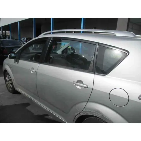 TOYOTA COROLLA VERSO (R1) '2005 2.0 D-4D SOL PLATA