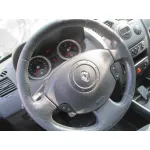 RENAULT MEGANE II BERLINA 3P RENAULT MEGANE II BERLINA 3P '2005 CONFORT AUTHENTIQUE NEGRO 2002