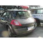 RENAULT MEGANE II BERLINA 3P RENAULT MEGANE II BERLINA 3P '2005 CONFORT AUTHENTIQUE NEGRO 2002