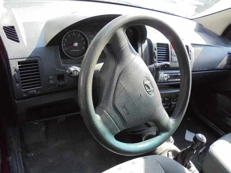 HYUNDAI GETZ (TB) '2004 1.1 BASICO ROJO