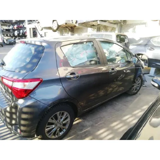 TOYOTA YARIS '2018 HYBRID ACTIVE GRIS