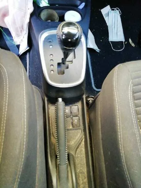 TOYOTA YARIS '2018 HYBRID ACTIVE GRIS