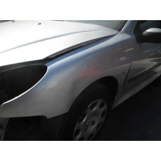 PEUGEOT 206 BERLINA '2005 X-LINE GRIS