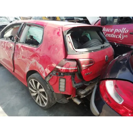 VOLKSWAGEN GOLF VII LIM. '2016 ADVANCE BLUEMOTION TECH. ROJO