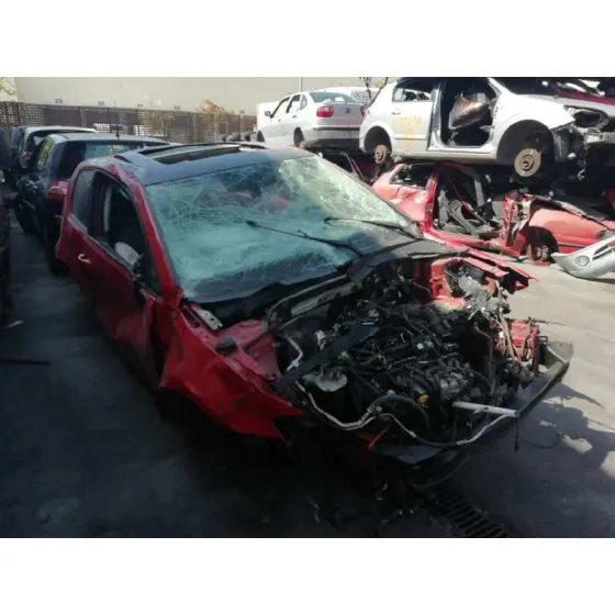 VOLKSWAGEN GOLF VII LIM. '2016 ADVANCE BLUEMOTION TECH. ROJO