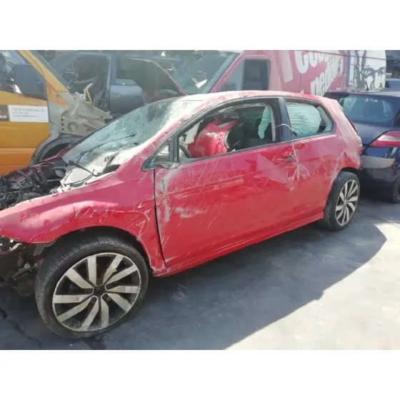 VOLKSWAGEN GOLF VII LIM. '2016 ADVANCE BLUEMOTION TECH. ROJO