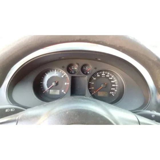 SEAT IBIZA (6L1) '2004 COOL ROJO