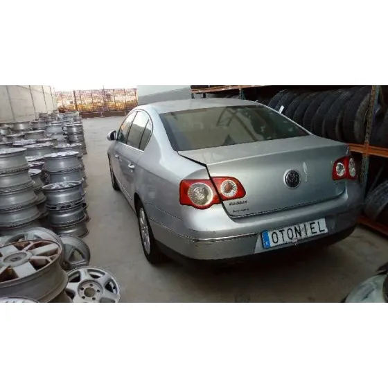 VOLKSWAGEN PASSAT BERLINA (3C2) '2006 HIGHLINE PLATA
