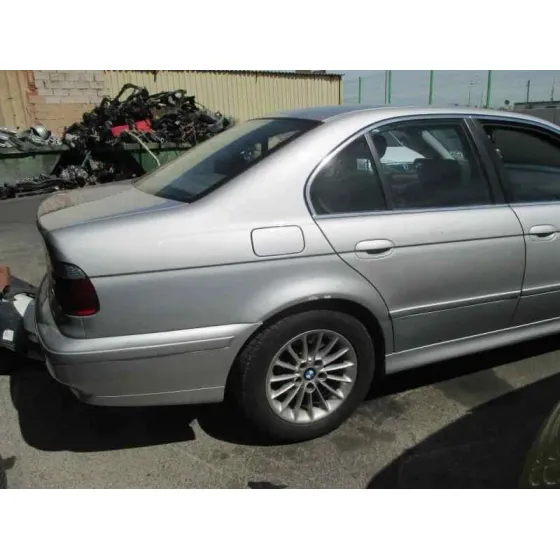 BMW SERIE 5 BERLINA (E39) '2001 3.0 24V TURBODIESEL CAT PLATA