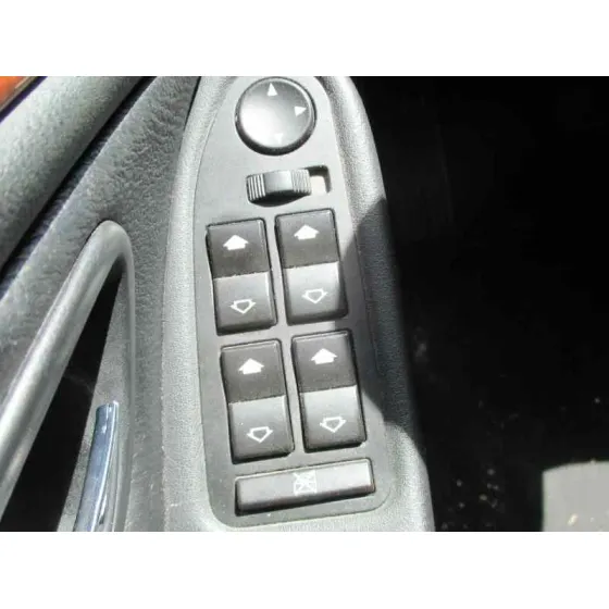 BMW SERIE 5 BERLINA (E39) '2001 3.0 24V TURBODIESEL CAT PLATA
