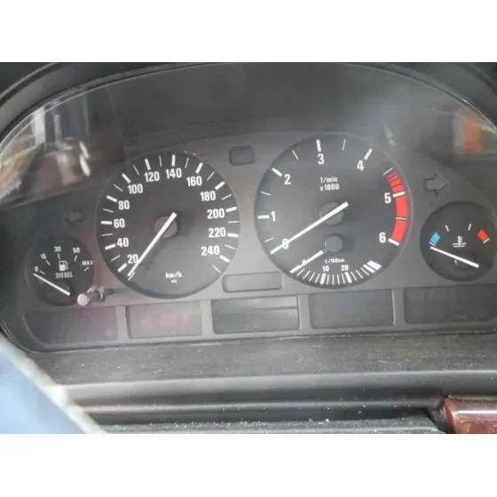 BMW SERIE 5 BERLINA (E39) '2001 3.0 24V TURBODIESEL CAT PLATA