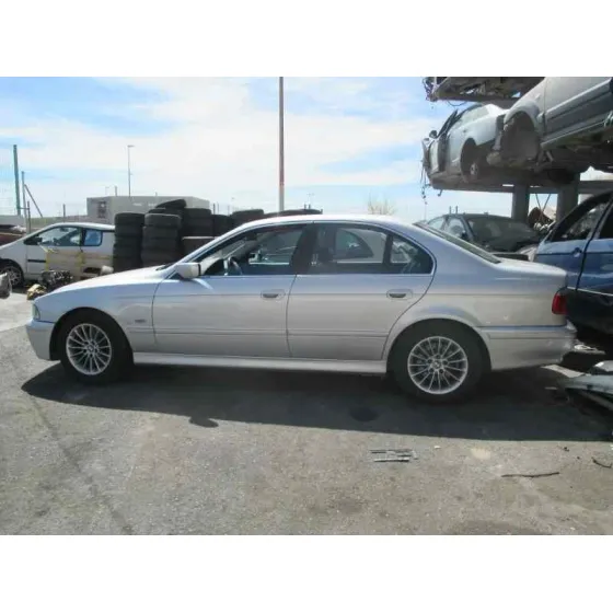BMW SERIE 5 BERLINA (E39) '2001 3.0 24V TURBODIESEL CAT PLATA