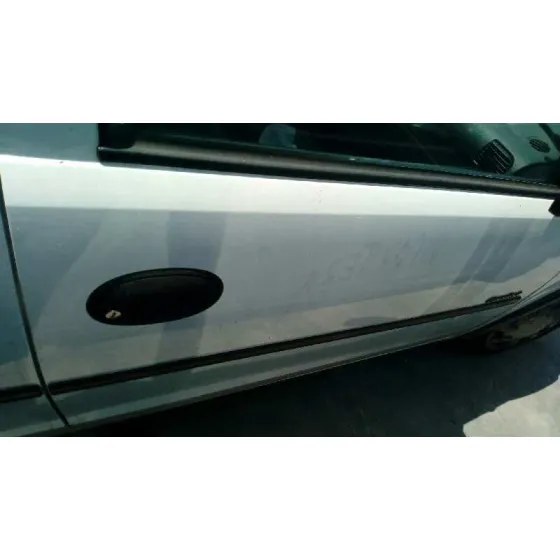 OPEL CORSA C '2000 1.0 12V CAT (Z 10 XE / LW3) BLANCO