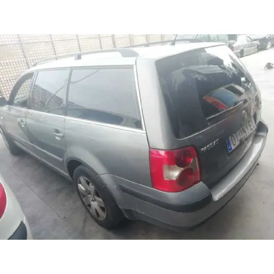 VOLKSWAGEN PASSAT VARIANT (3B6) '2003 1.9 TDI