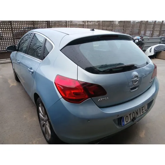 CAMBIO AUTOMATICO. MOTOR A20DTH CVF/KW: 13.14/118