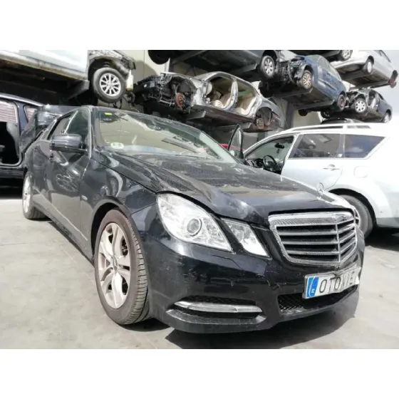 MERCEDES CLASE E (W212) LIM. '2011 E 300 CDI BLUEEFFICIENCY S&S (212.021) NEGRO 642850 170KW